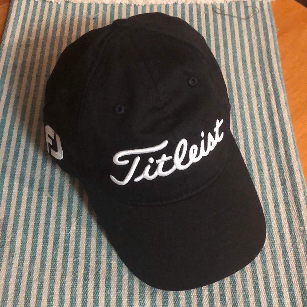 Classic Black Titleist Hat, New but no tag